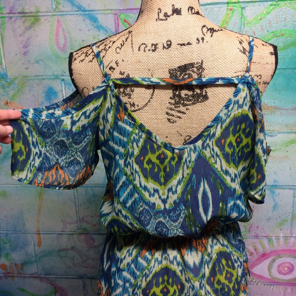 NWOT Sheer Patterned Cold Shoulder Blouse - Picture 2 of 5